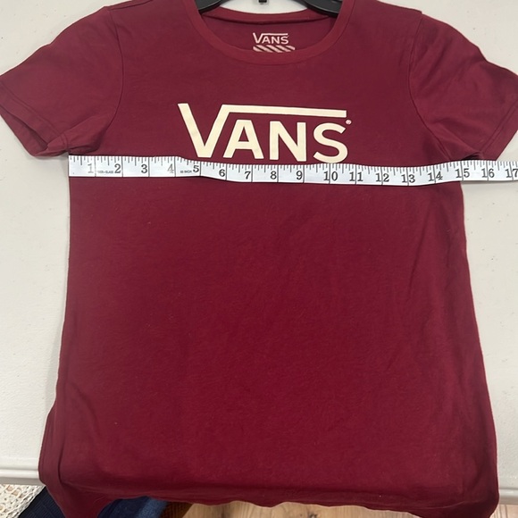 Vans Shoet Sleeve T Shirt Size Medium Burgundy EUC - Picture 5 of 7